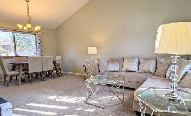 Photo - 1401 Knoll Dr