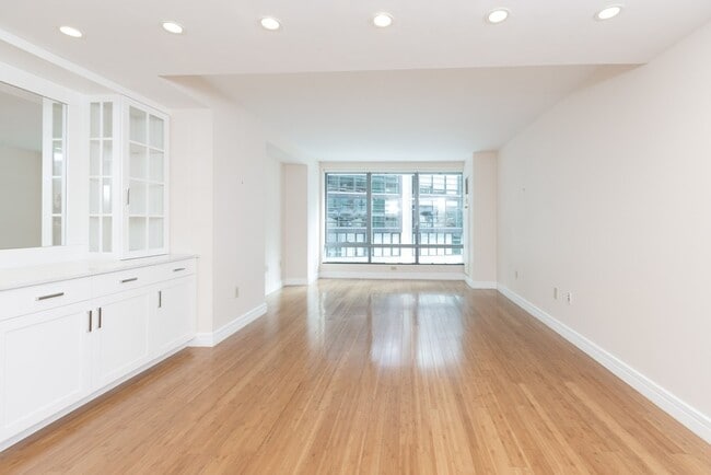 Building Photo - 3 Avery St Unit 308