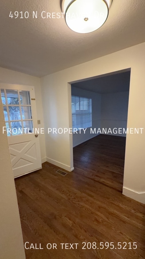 Photo - 4910 Cresthaven Dr