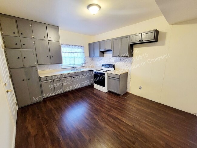 Photo - 377 S River St