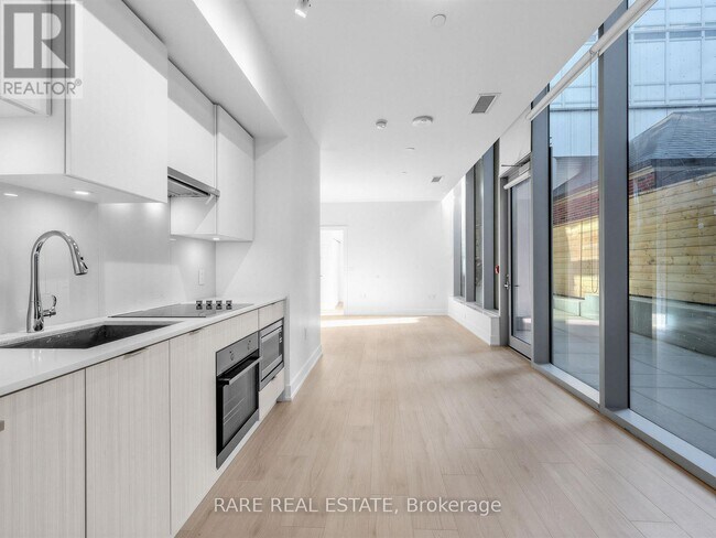 Photo - 99 Broadway Ave Unité 105