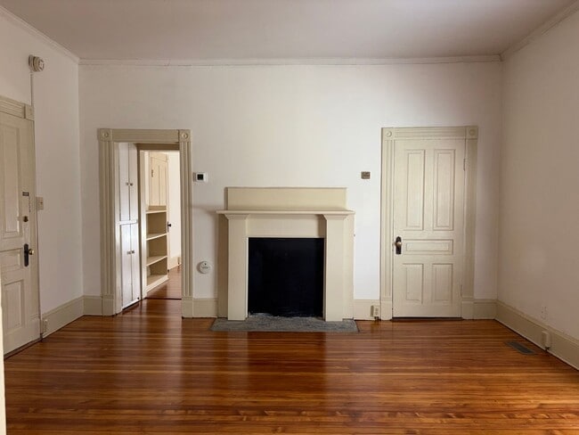 Photo - 1 Bedroom, 1 Bathroom Unit in Greensboro!