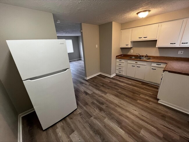 Photo - 4669 Hilton Ave Unit A