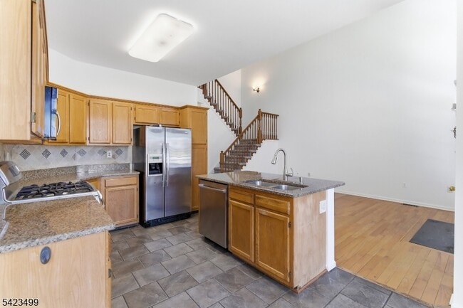 Building Photo - 62 Magellan Way