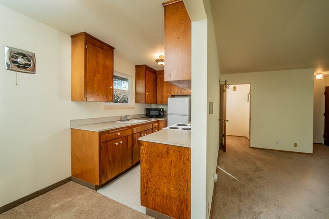 Photo - 922 10th Ave E