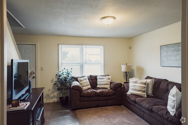 2BR, 1BA - 850SF - Living Room