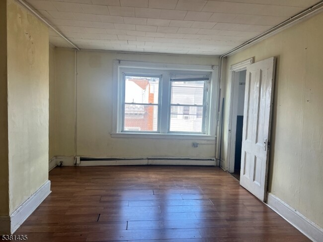 Photo - 416-418 E Main St Unit 3W