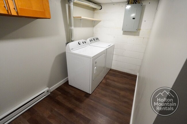 Building Photo - Faculty Street Triplex Unit C