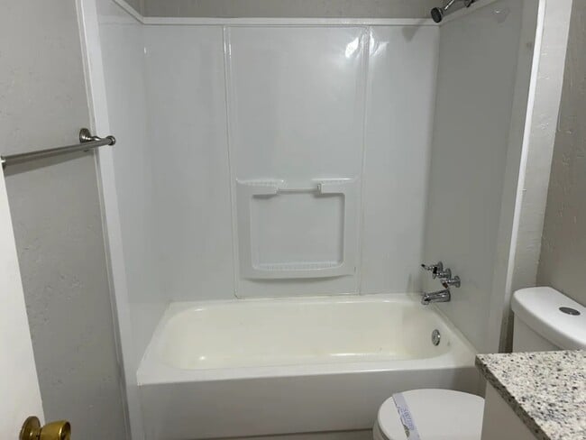 Photo - 4742 Malaya St