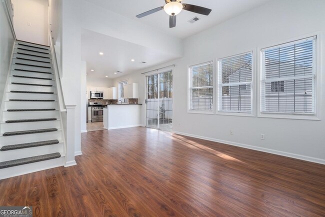 Photo - 244 Windcroft Cir NW