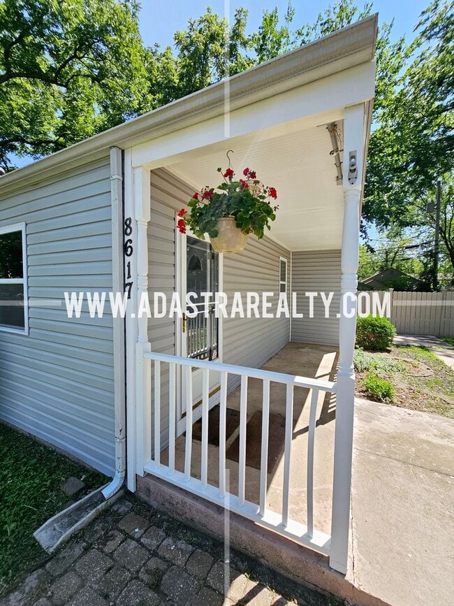 Photo - Spacious North Overland Park Bungalow-Available in FEBRUARY!!