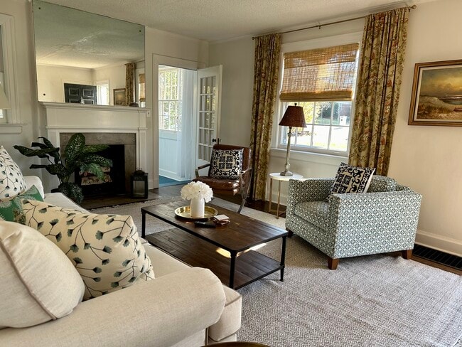 Photo - 1900 Lombardy Ave