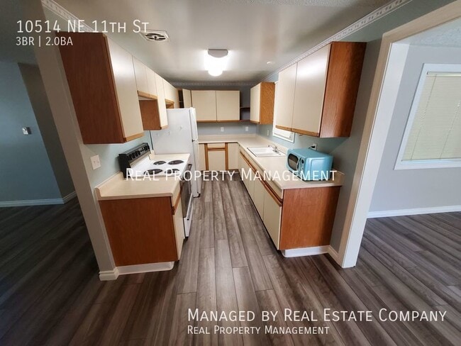 Photo - 10514 NE 11th St