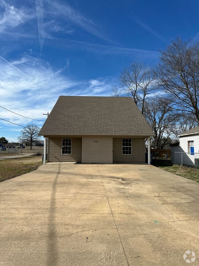 Building Photo - 3301 N 25th St Unit A Rental