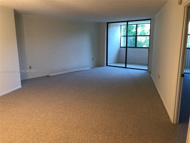 Photo - 10852 N Kendall Dr Unit 316