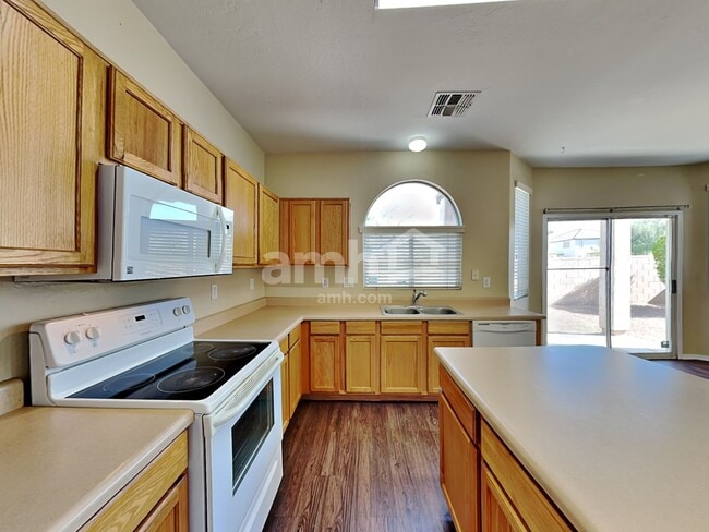 Photo - 9016 W Magnolia St