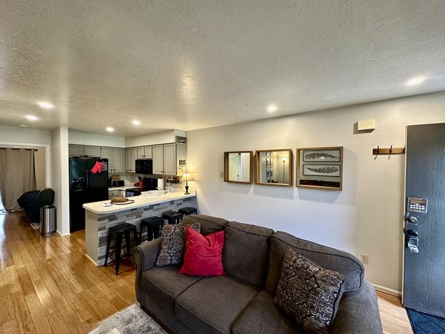 Photo - 3615 N Wolf Ldg Dr