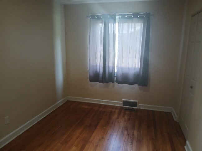 Photo - 71 E Marshall St