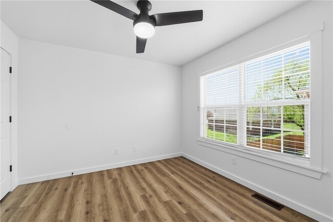 Building Photo - 2304 SE Jayel Terrace