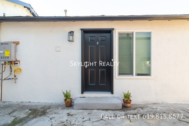 Building Photo - 2046 Cypress Ave. Unit 3 Rental