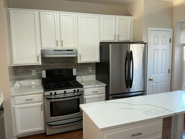 Photo - Very well maintained 3BR 2.5BA 3 level townhome located in the Milestone Community of Germantown