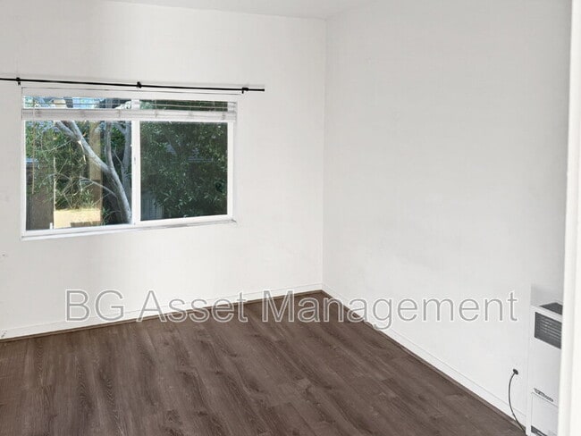 Photo - 859 California Blvd Unit B