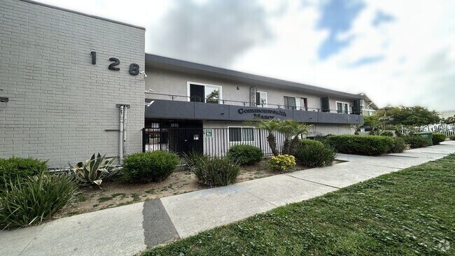 Building Photo - 128 S Commonwealth Ave Rental