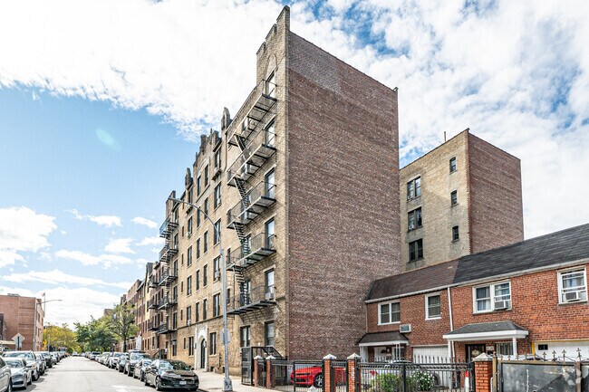 Photo - 3230 93rd St