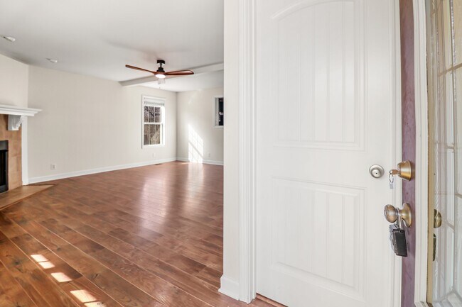 Photo - 1061 Fuji Ln