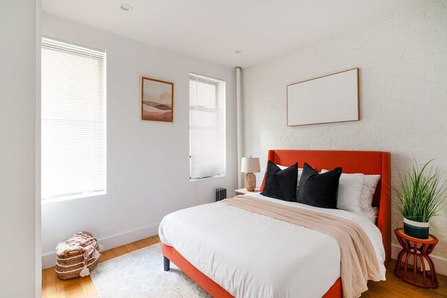 Photo - 411 E 68th St Unidad ID1021976P