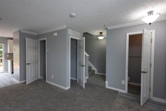 Photo - Charming 3Bed/2.5Bath in Constant Friendsh...