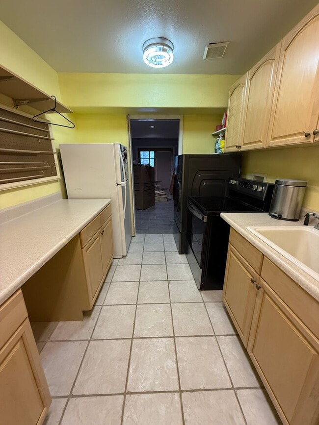 Photo - 228 Maple Dr