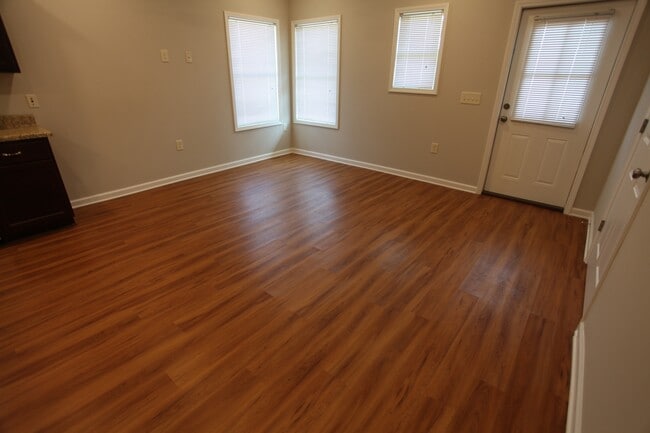 Photo - 339 N College St