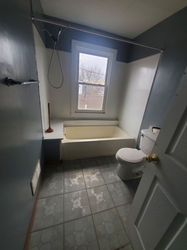 Photo - Spacious 2 bedroom home