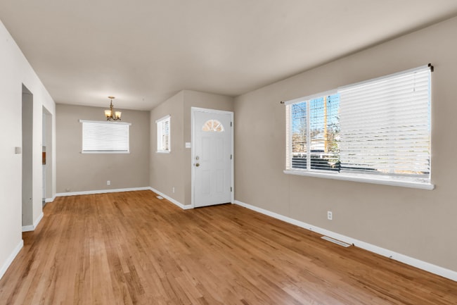 Photo - 2200 Fowler St