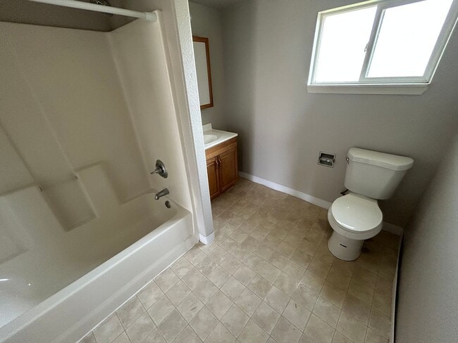 Photo - 700-704 S Columbus Triplex - Martin Unit 702