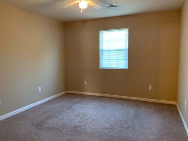 Photo - 3bed/2bath Home close to Community Center