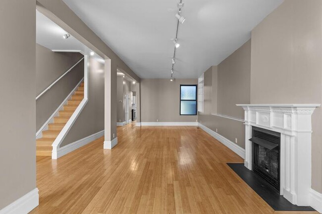 Building Photo - 4133 Laclede Ave Rental