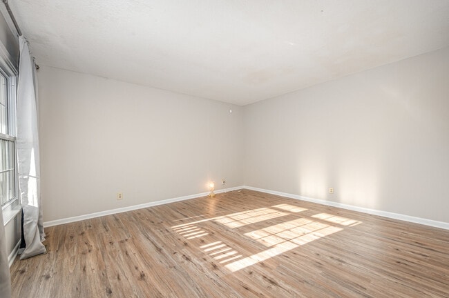 Photo - 1808 Majestic Dr