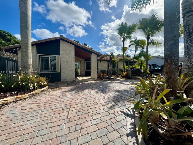 Photo - 6905 SW 148th Ct