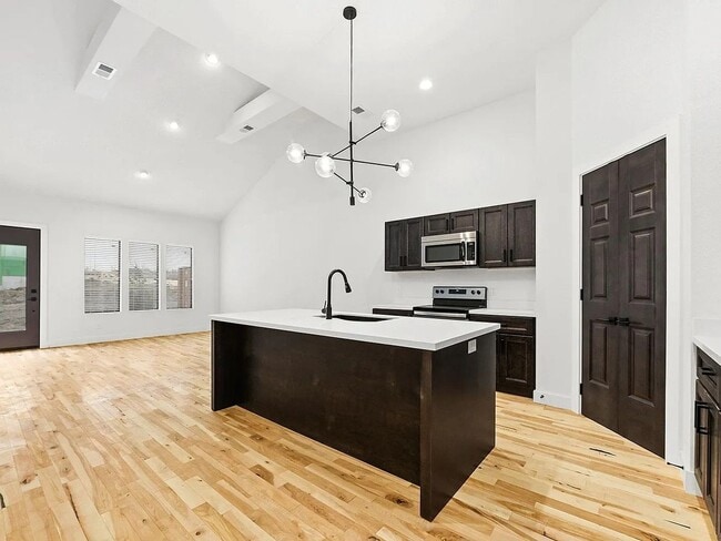 Building Photo - Lot 148 Unit 311 N. Washington