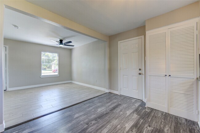 Photo - 106 Scott St