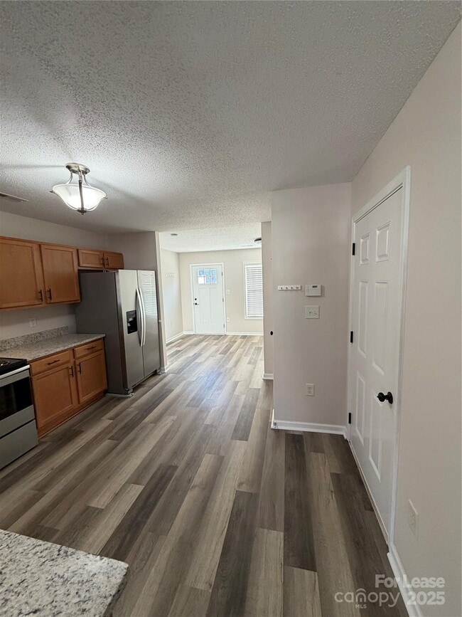 Photo - 140 Locomotive Ln