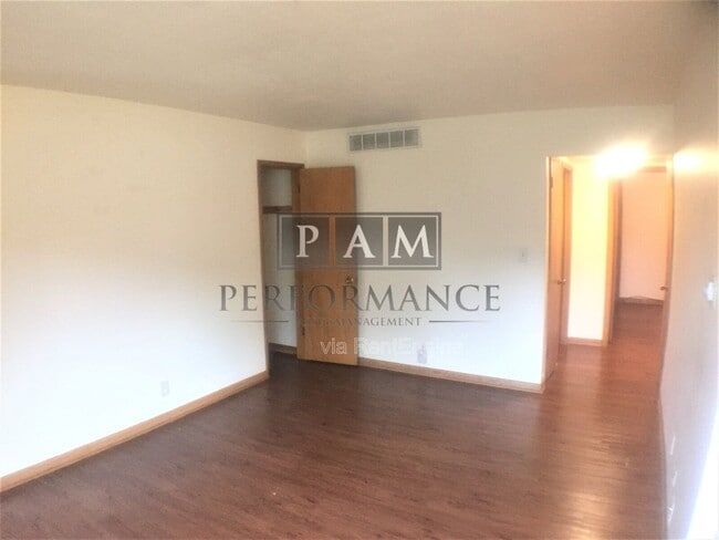 Photo - 5327 N Mohawk Ave Unit 2