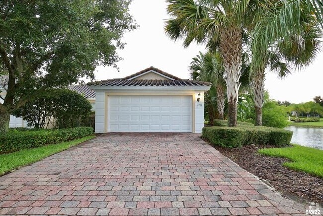 Building Photo - Beautiful 3/2 Corner Duplex with Water Vie... Rental