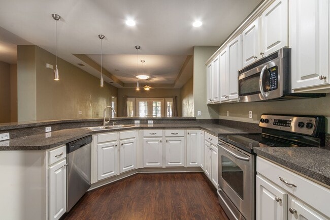 Photo - Luxury Living in The Villas of West End – ...