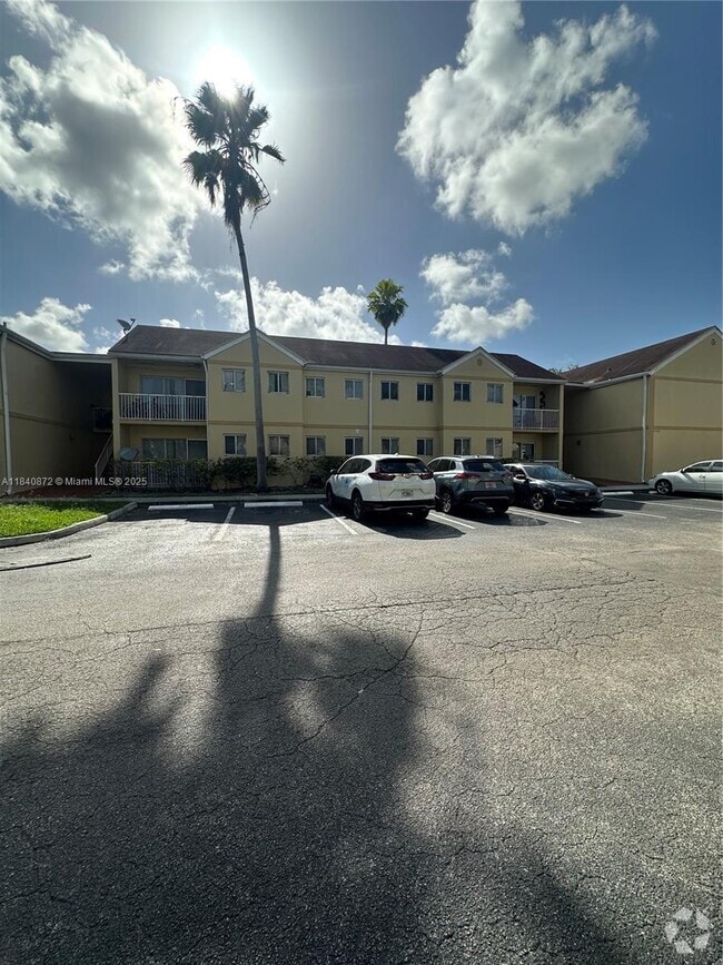 Building Photo - 13810 SW 112th St Unit 110 Rental