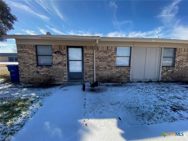 Building Photo - 301 Bonnie Ln