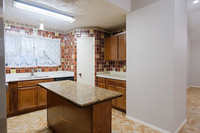 Photo - 7521 Brookleaf Dr