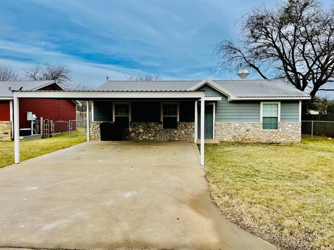Photo - 502 N Cleburne Whitney Rd